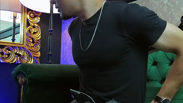 AlessandroKiing online show from July 25, 2026, 9:21 pm