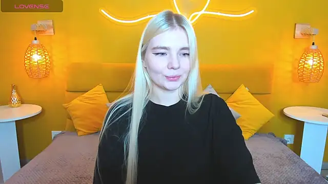 RuthBryant online show from November 16, 2025, 12:48 am