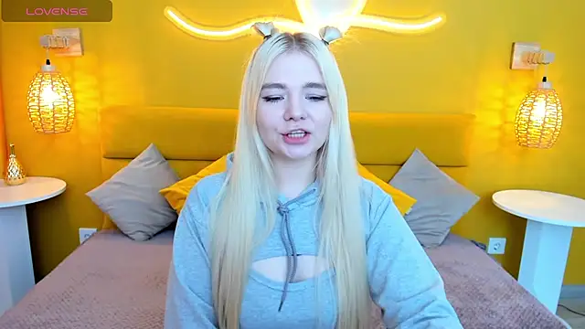 RuthBryant online show from October 17, 2025, 8:28 am