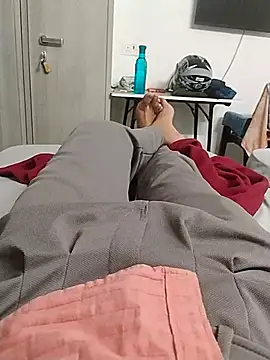 themasklover online show from April 22, 2026, 6:04 pm