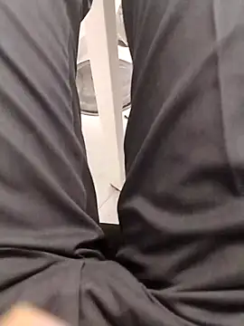 themasklover online show from April 24, 2026, 9:33 am