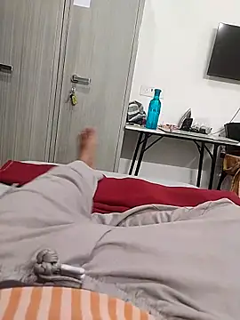 themasklover online show from April 21, 2026, 3:51 pm