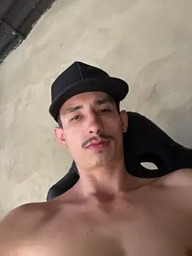 Damartinez27 online show from January 14, 2026, 9:40 pm