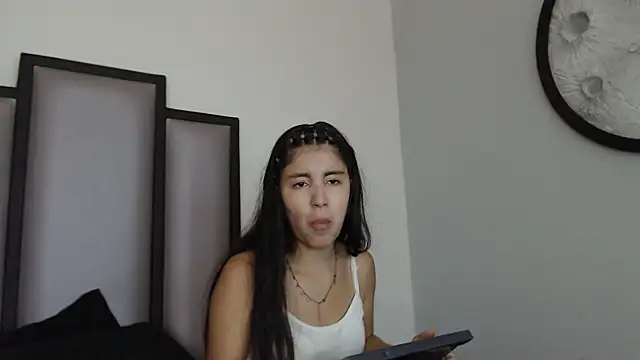 Snapshot of Lucy-23 chatting on January 17, 2026, 4:49 am Lucy-23 online show from January 17, 2026, 4:49 am