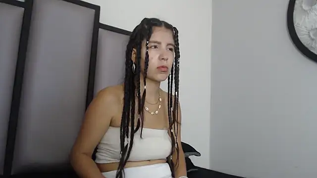 Snapshot of Lucy-23 chatting on February 1, 2026, 3:05 am Lucy-23 online show from February 1, 2026, 3:05 am