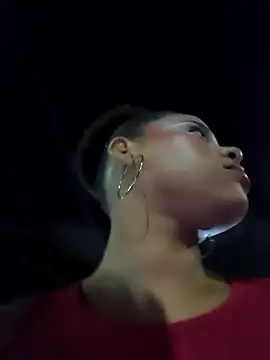 Mia-sensual online show from November 7, 2025, 2:16 am