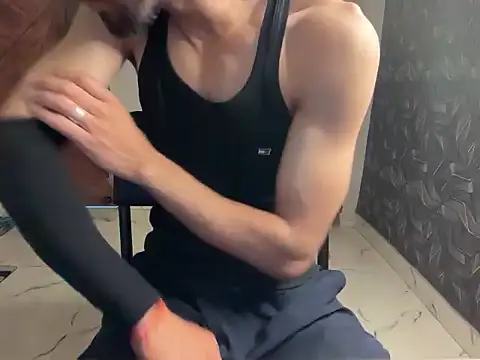 Snapshot of coupleyug chatting on March 15, 2026, 6:31 am coupleyug online show from March 15, 2026, 6:31 am