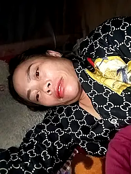 CoMay003 online show from October 16, 2025, 7:33 pm