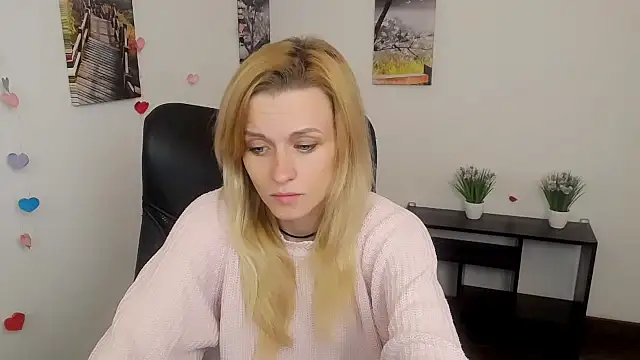 PeppyMia online show from October 12, 2025, 7:10 am