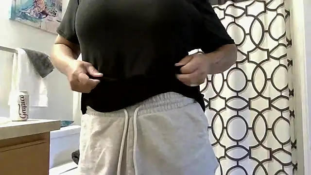 Snapshot of SweetSugar1979 chatting on October 2, 2025, 7:39 pm SweetSugar1979 online show from October 2, 2025, 7:39 pm