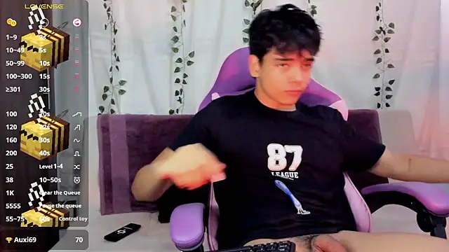 an drew18 online show from September 21, 2025, 3:28 pm