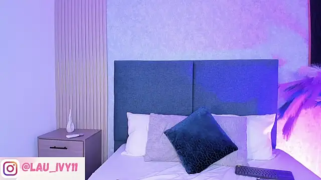 Laura Ivy online show from March 26, 2026, 12:58 pm