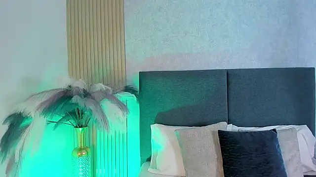 Laura Ivy online show from February 21, 2026, 12:29 pm