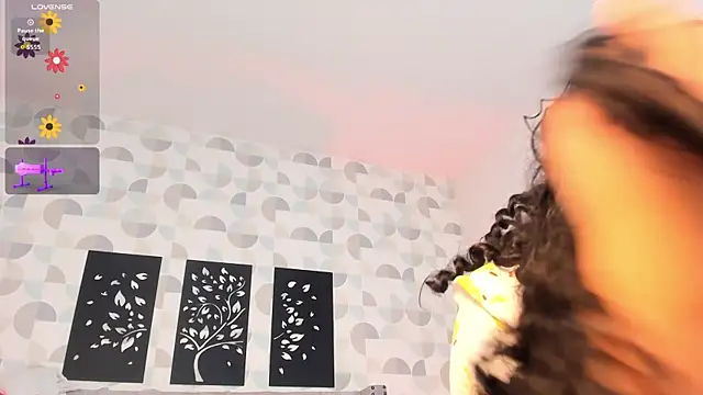 Snapshot of cristhi_esterling chatting on November 8, 2025, 12:09 pm cristhi esterling online show from November 8, 2025, 12:09 pm