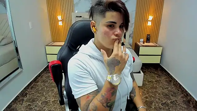 Snapshot of KAROLLJONES1 chatting on March 2, 2026, 7:10 pm KAROLLJONES1 online show from March 2, 2026, 7:10 pm