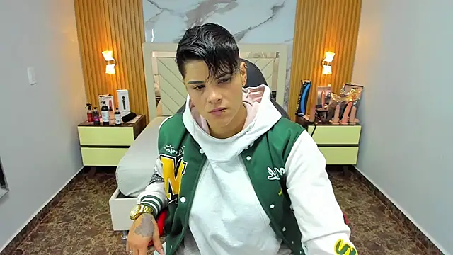 KAROLLJONES1 online show from October 3, 2025, 2:59 am