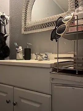 goddessmissmia online show from September 30, 2025, 4:35 pm