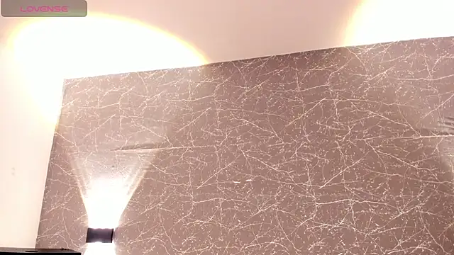 Miss Charlottet online show from December 15, 2025, 9:20 pm