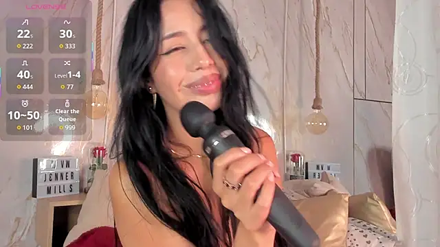 Miss Charlottet online show from March 15, 2026, 9:49 am