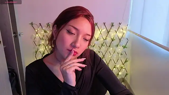 genet  online show from December 19, 2025, 9:28 pm