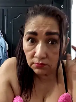 linda luna29 online show from October 18, 2025, 2:57 am