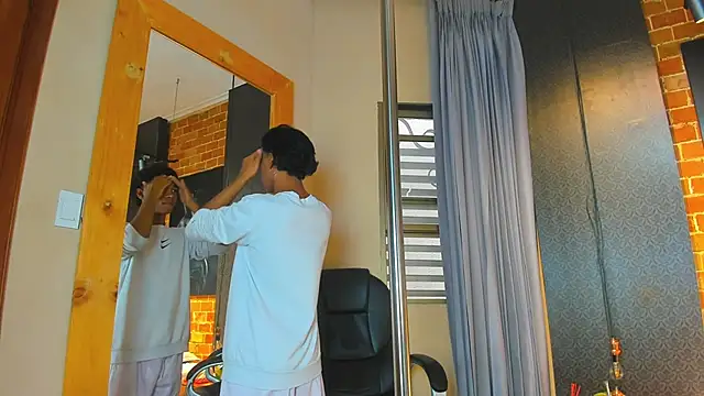 AlanCutee online show from November 16, 2025, 12:32 pm