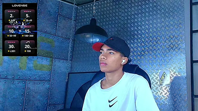 AlanCutee online show from October 12, 2025, 11:44 am