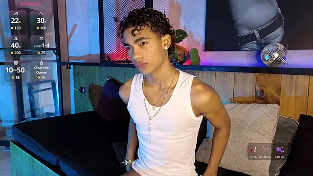 AlanCutee online show from March 25, 2026, 3:55 pm