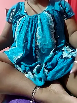 Cute-Swewty online show from May 8, 2026, 3:38 pm