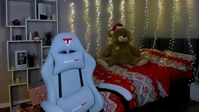 AnoraDark online show from December 14, 2025, 12:22 pm