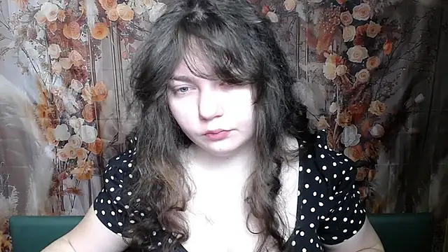 NeonilaLisova online show from February 5, 2026, 6:09 am