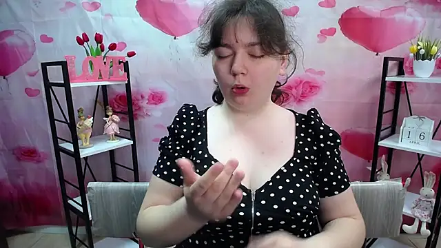 NeonilaLisova online show from April 16, 2026, 5:08 am