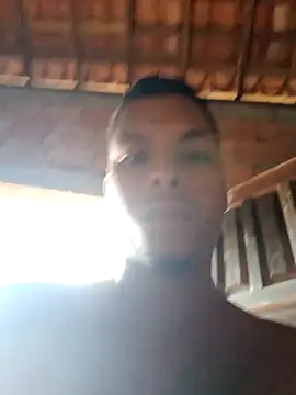 Snapshot of Rafael-01 chatting on November 2, 2025, 3:28 pm Rafael-01 online show from November 2, 2025, 3:28 pm