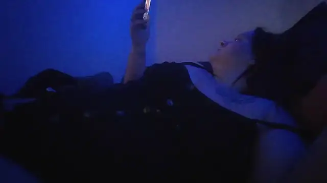 Snapshot of ThickkkMama420 chatting on December 22, 2025, 2:11 am ThickkkMama420 online show from December 22, 2025, 2:11 am