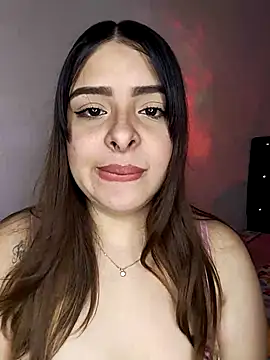 Nahomy cm online show from November 8, 2025, 8:12 pm