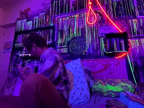 3615-ULLA online show from October 25, 2025, 5:24 pm