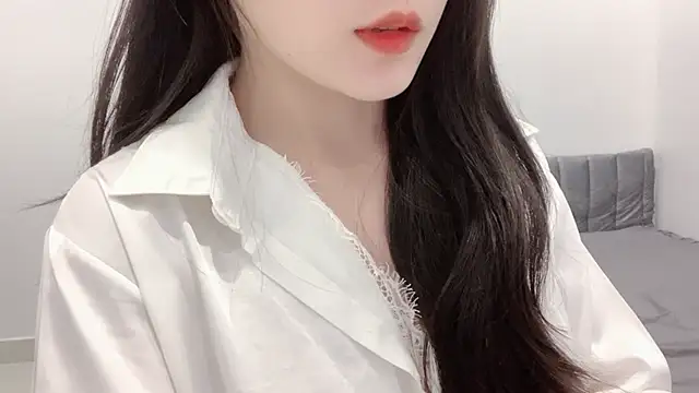    Lily    online show from May 1, 2026, 3:39 pm