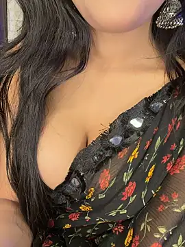 KARISHMA-STRIP online show from March 22, 2026, 6:42 pm