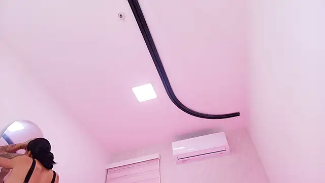 emma madi online show from November 24, 2025, 11:54 am