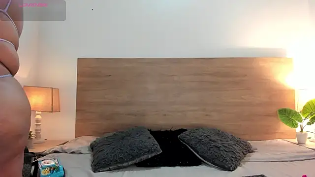 BellaNixs online show from February 14, 2026, 12:16 pm