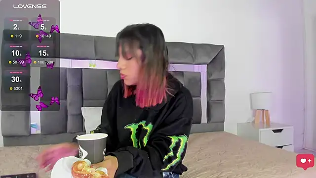 Dalia lux online show from September 30, 2025, 2:01 pm