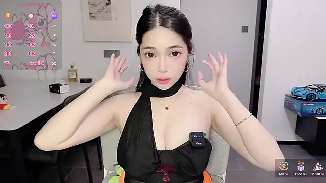 Scarlett-bb online show from October 7, 2025, 9:05 pm