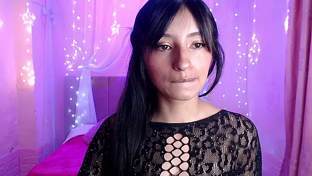 alaia blue online show from October 31, 2025, 2:24 pm