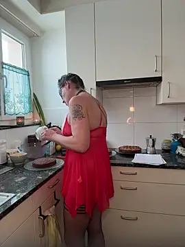 Nadja Noir online show from November 28, 2025, 12:49 pm