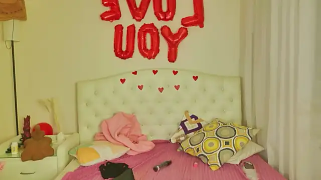 Snapshot of kamila_blush chatting on February 19, 2026, 11:23 pm kamila blush online show from February 19, 2026, 11:23 pm