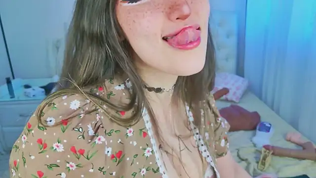 Snapshot of kamila_blush chatting on February 5, 2026, 10:33 am kamila blush online show from February 5, 2026, 10:33 am