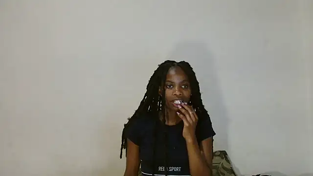 DarkChocox01 online show from September 24, 2025, 8:04 pm