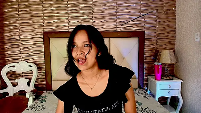 Miladiosa online show from May 24, 2026, 12:49 pm