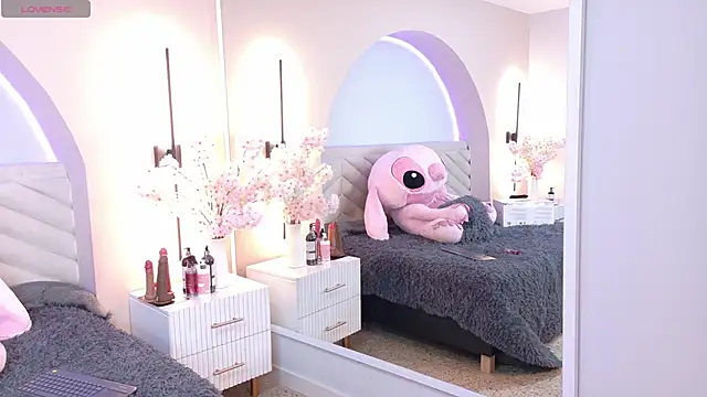 amy miller1 online show from April 10, 2026, 8:05 pm