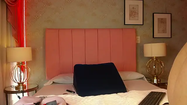 novaross online show from September 20, 2025, 8:14 pm